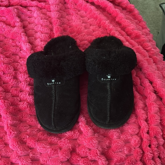 BearPaw Black Fuzzy Slippers - Picture 1 of 4